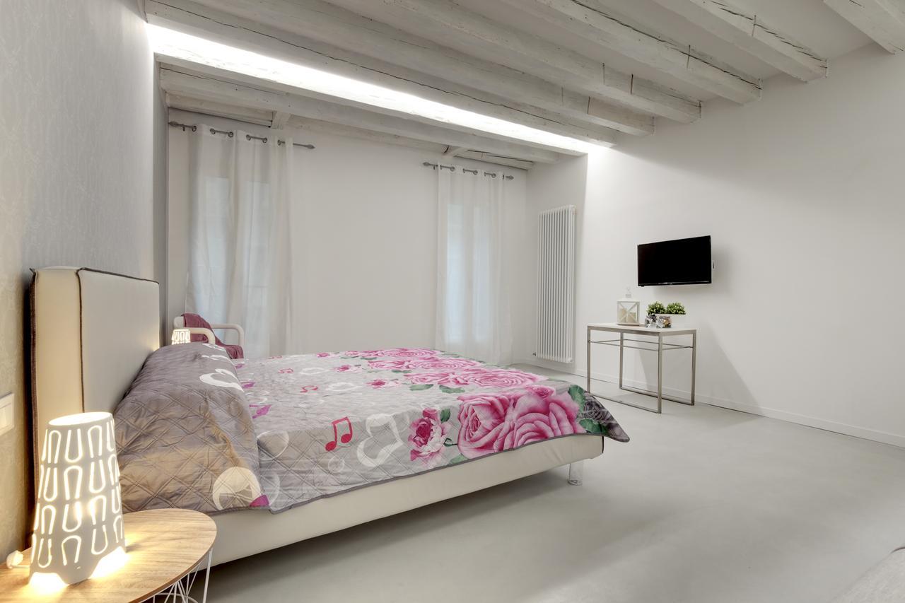Bacchus Apartment